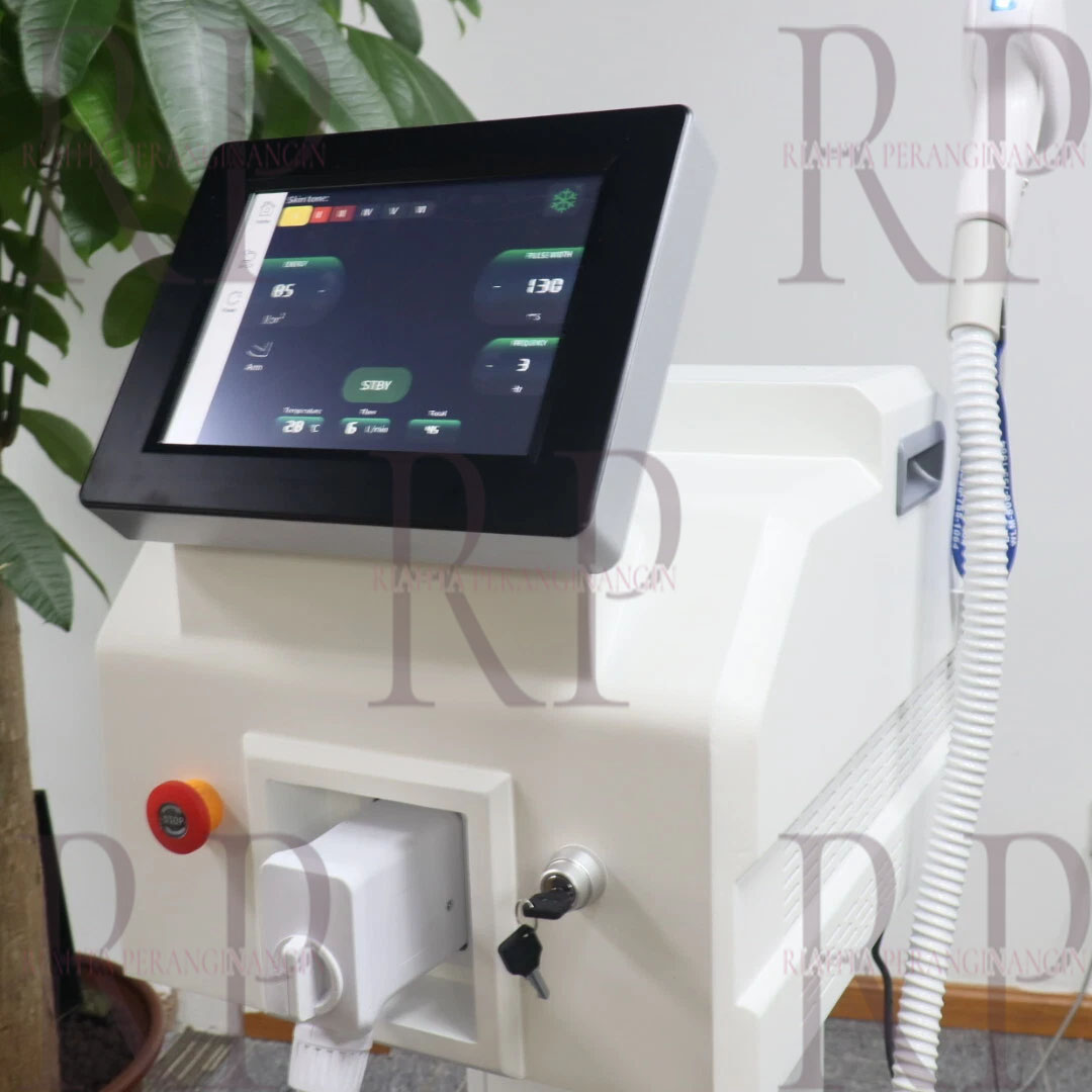 Professional 755 808 1064 nm triple-wavelength diode laser hair removal machine for spa and clinic use.