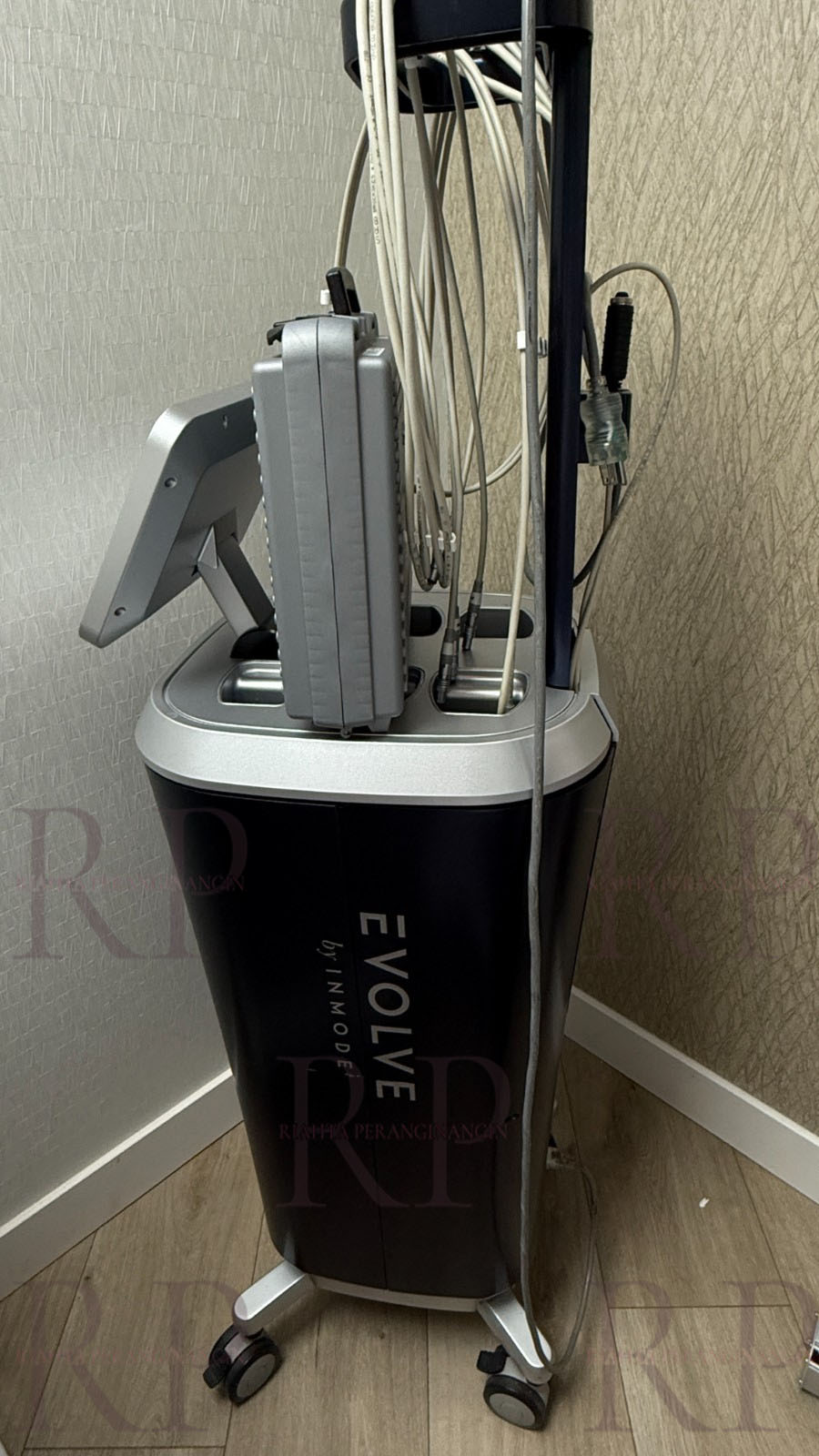 InMode EvolveX EmBody AG608081A RF/EMS body contouring system