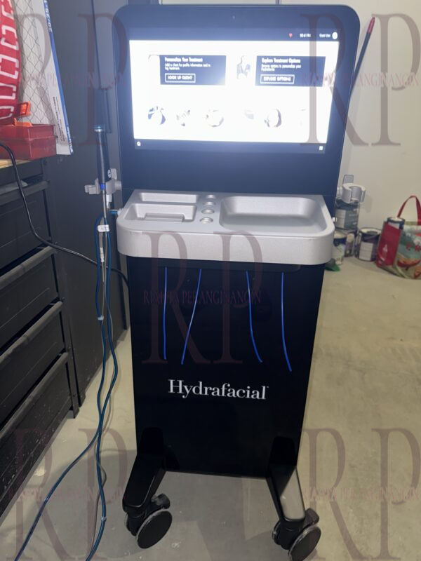 Very lightly used 2022 Hydrafacial Syndeo Facial System in excellent condition