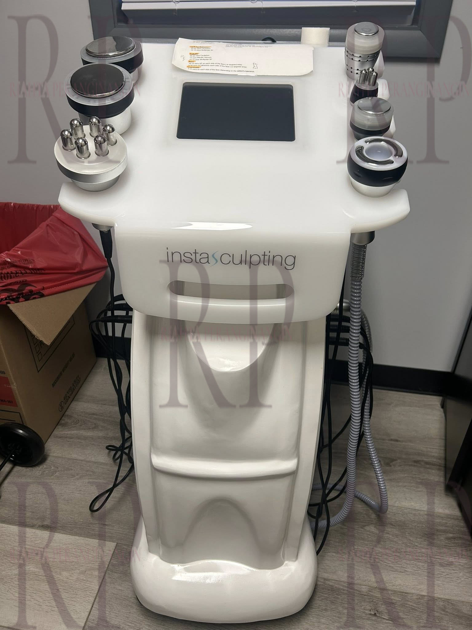 InstaSculpt Slimming Sculpt System for non-invasive body contouring